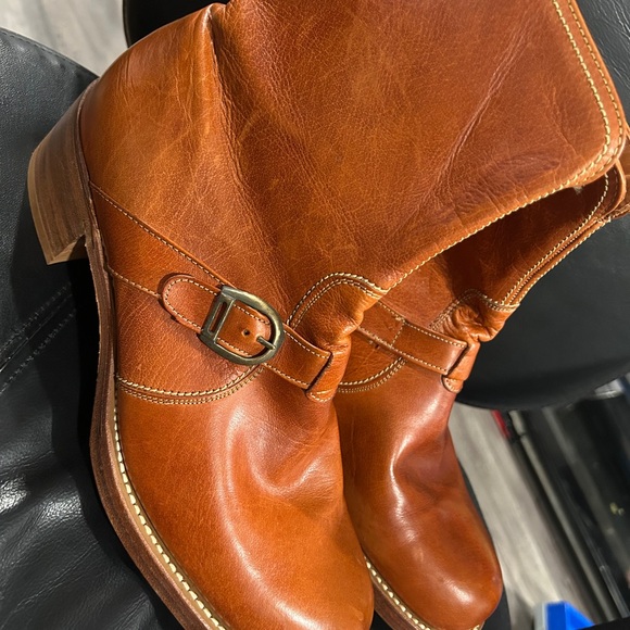 Men's Tan Leather Buckle Boots - Picture 1 of 16